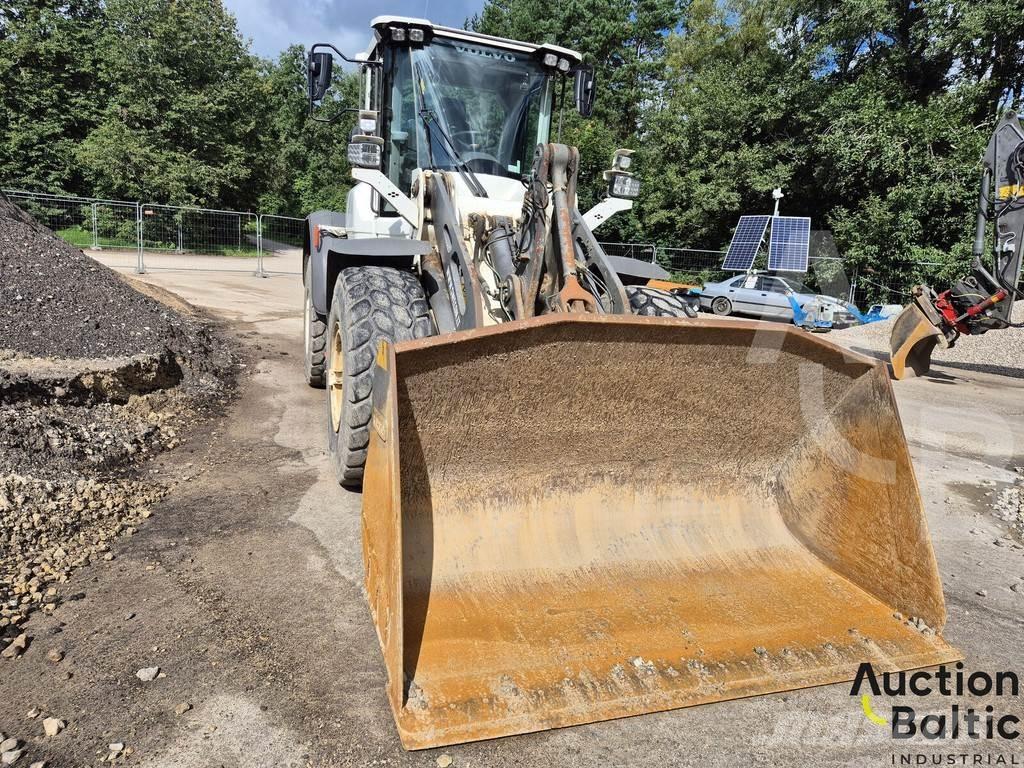 Volvo L 90 Kolesni nakladalci