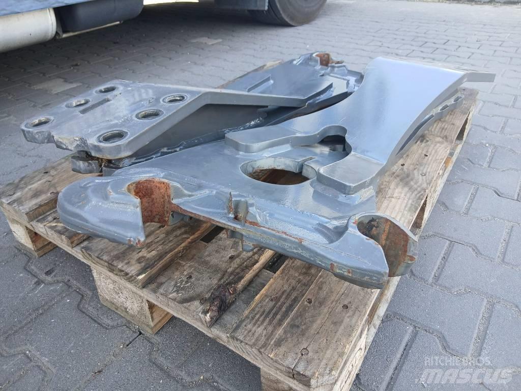CLAAS Voorladersteun Traktorji
