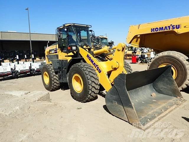 Komatsu WA320-8 Kolesni nakladalci
