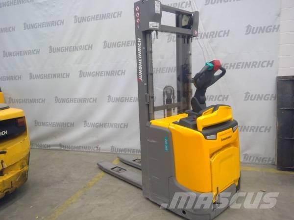 Jungheinrich ERC 212 Samopogonski ročni viličarji