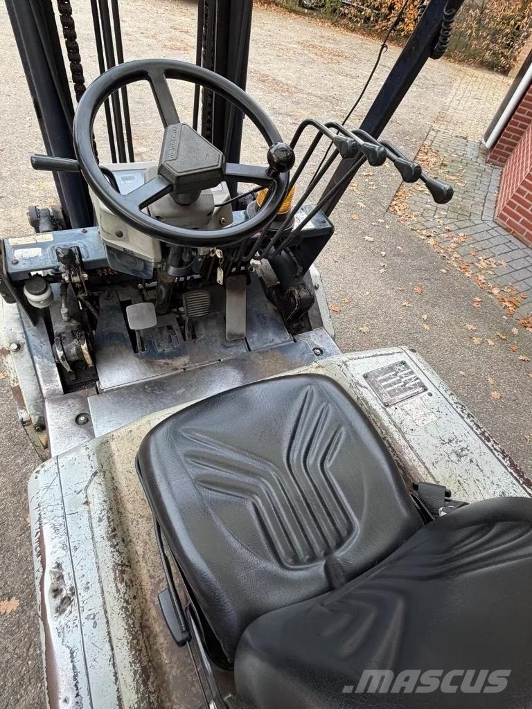 Komatsu FD30T-11E Dizelski viličarji