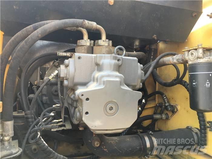 Komatsu PC 200-7 Bagri goseničarji