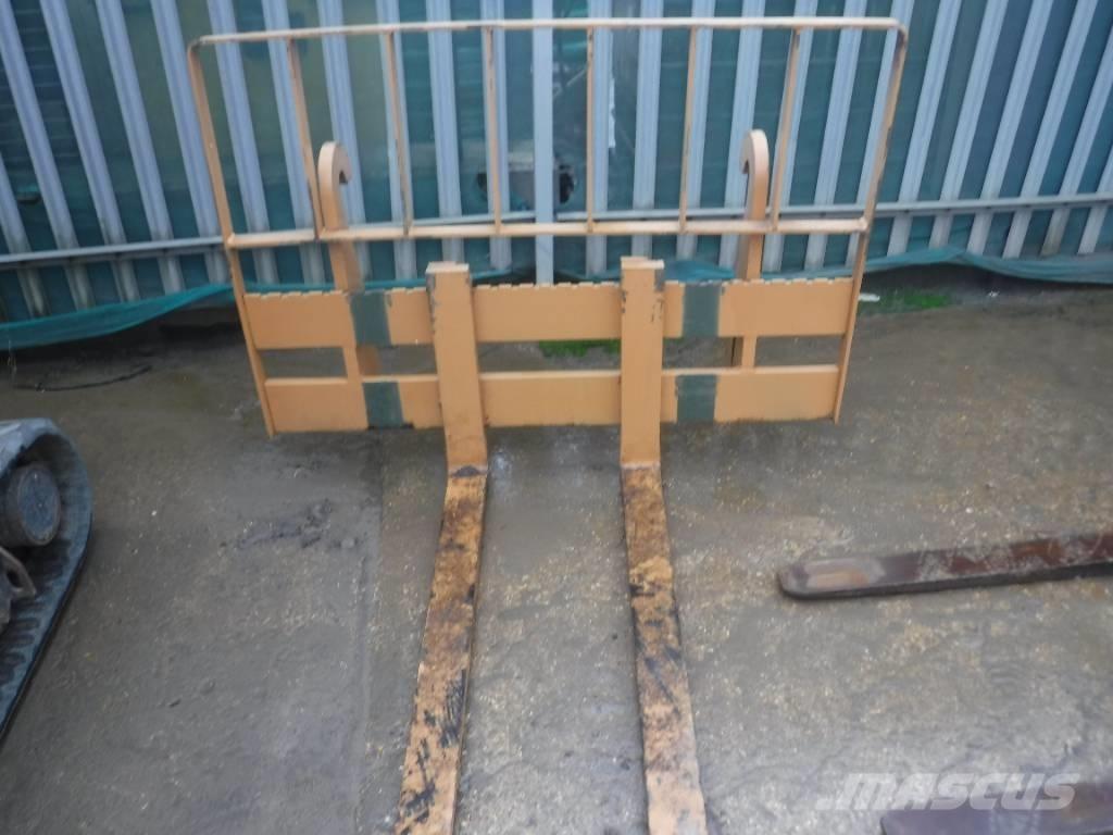 CASE 721 B XT Kolesni nakladalci