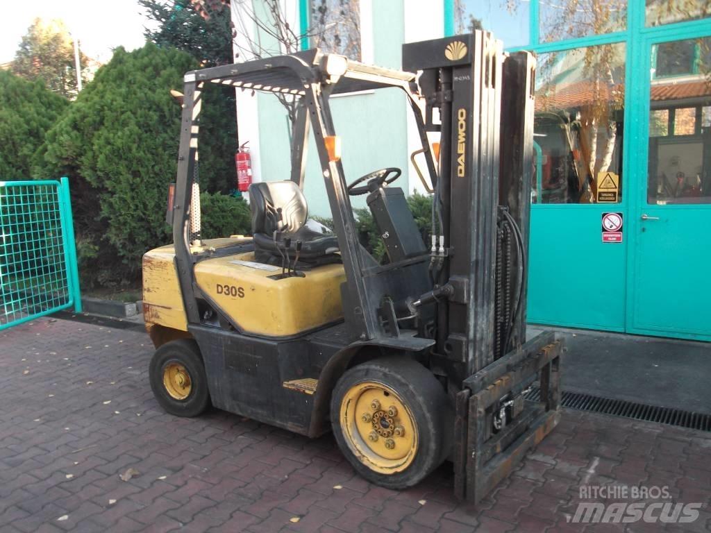 Daewoo D30S3 V-2372 Dizelski viličarji