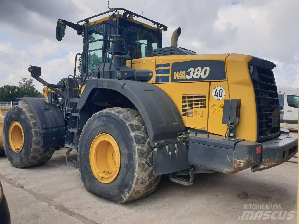 Komatsu WA380-8 Kolesni nakladalci