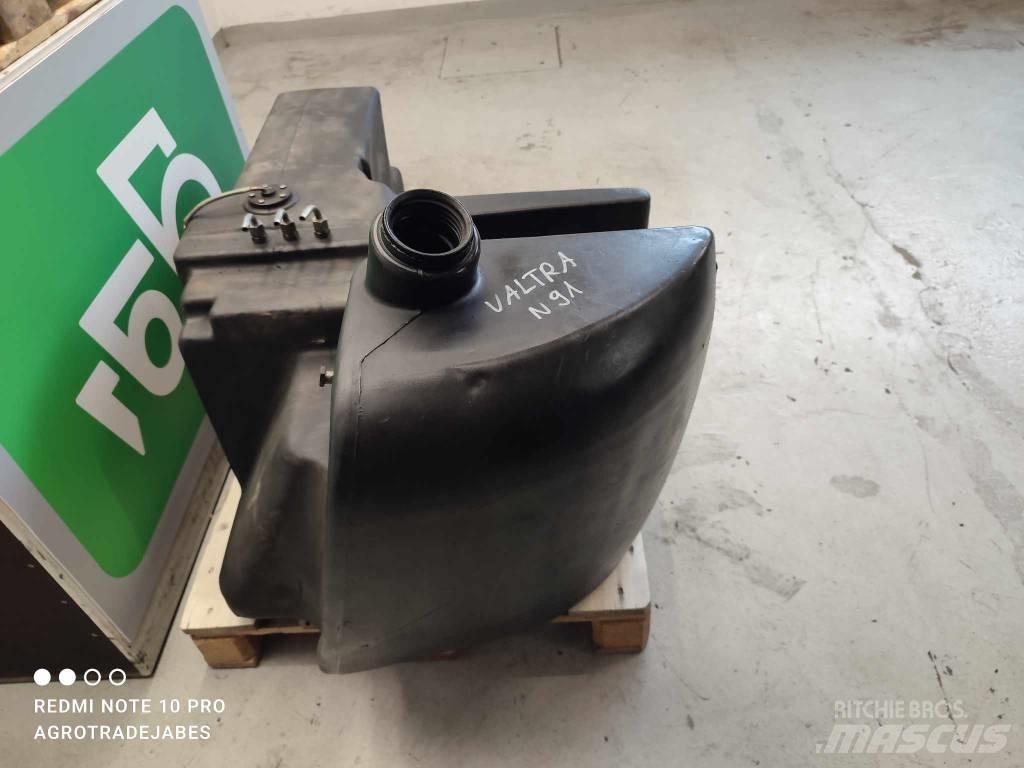 Valtra N91 Fuel Tank Kabine in notranjost