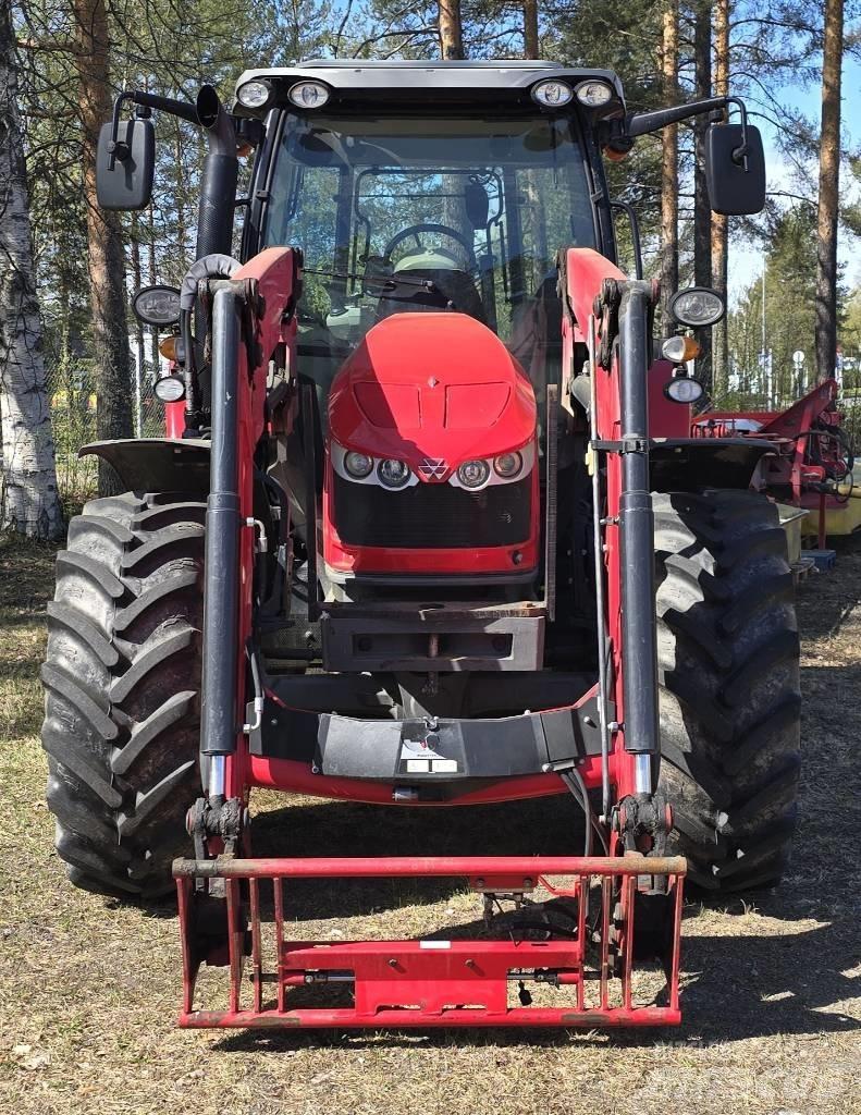 Massey Ferguson 5613 Traktorji