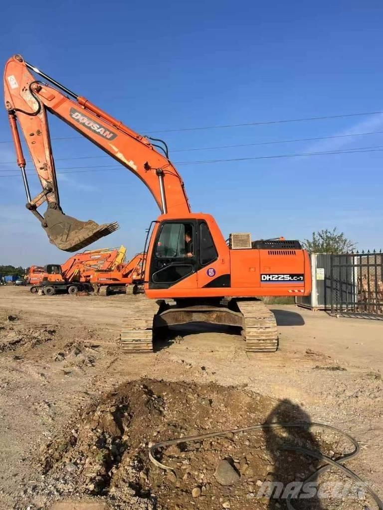 Doosan DH 225 LC-9 Bagri goseničarji