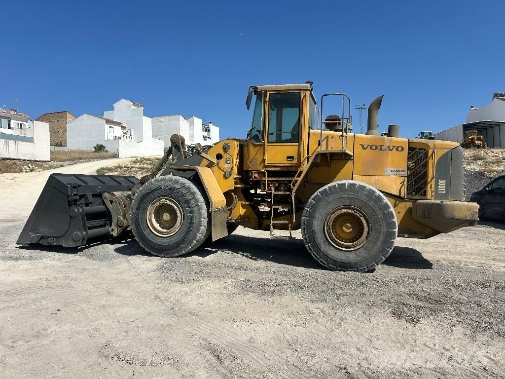 Volvo L 180 E Kolesni nakladalci