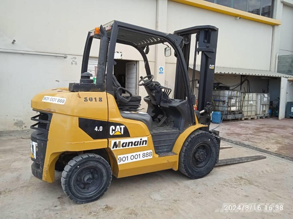 CAT DP 40 Dizelski viličarji