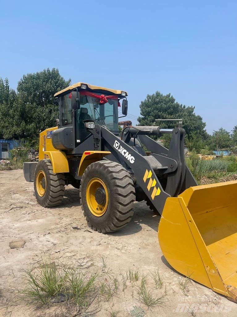 XCMG LW 300 FV Kolesni nakladalci
