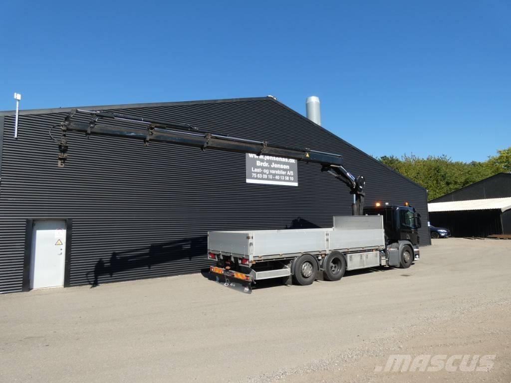 Scania P 370 Tovornjaki z žerjavom