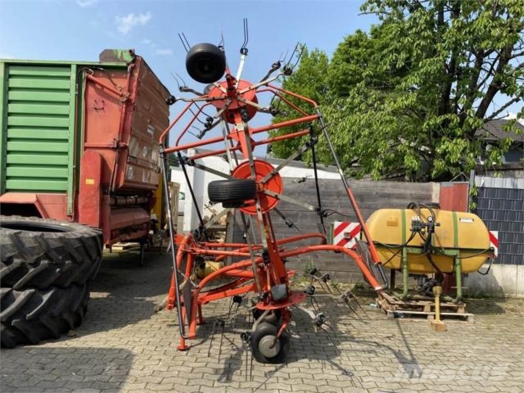 Fella TH 800 Obračalniki in zgrabljalniki