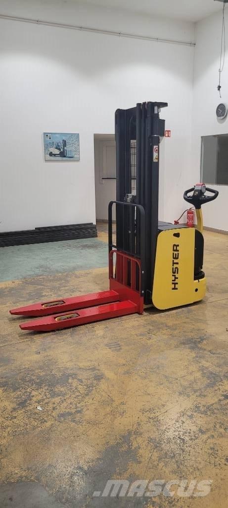 Hyster S 1.4 AC Samopogonski ročni viličarji