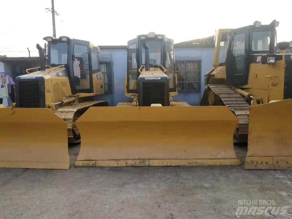 CAT D5M Buldožerji goseničarji