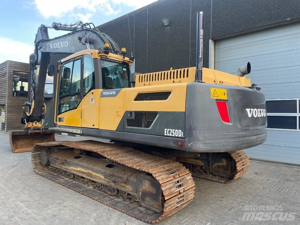 Volvo EC250DL Bagri goseničarji