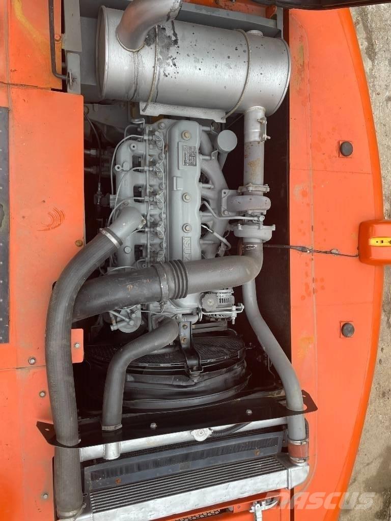 Hitachi ZX 200 Bagri goseničarji