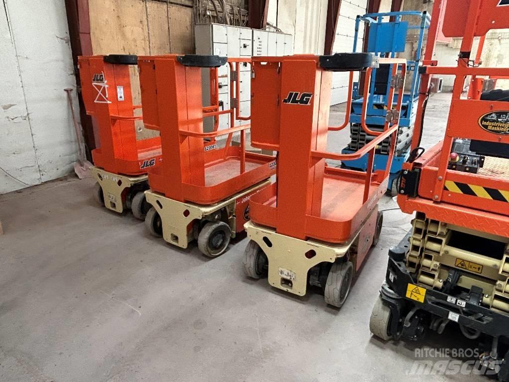 JLG 1230 ES Vertikalna dvigala