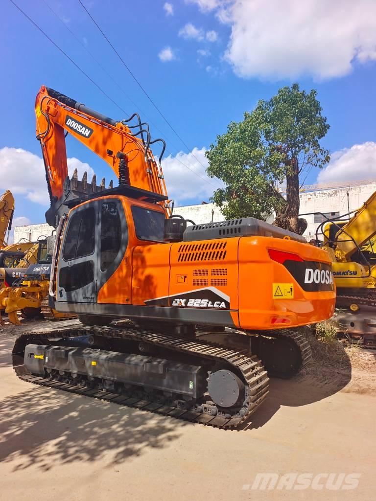 Doosan DX 225 LCA Bagri goseničarji