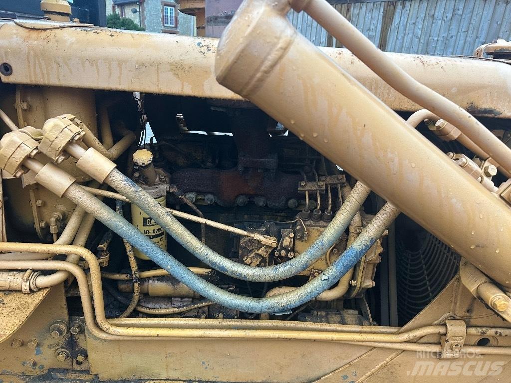 CAT D 4 D Buldožerji goseničarji