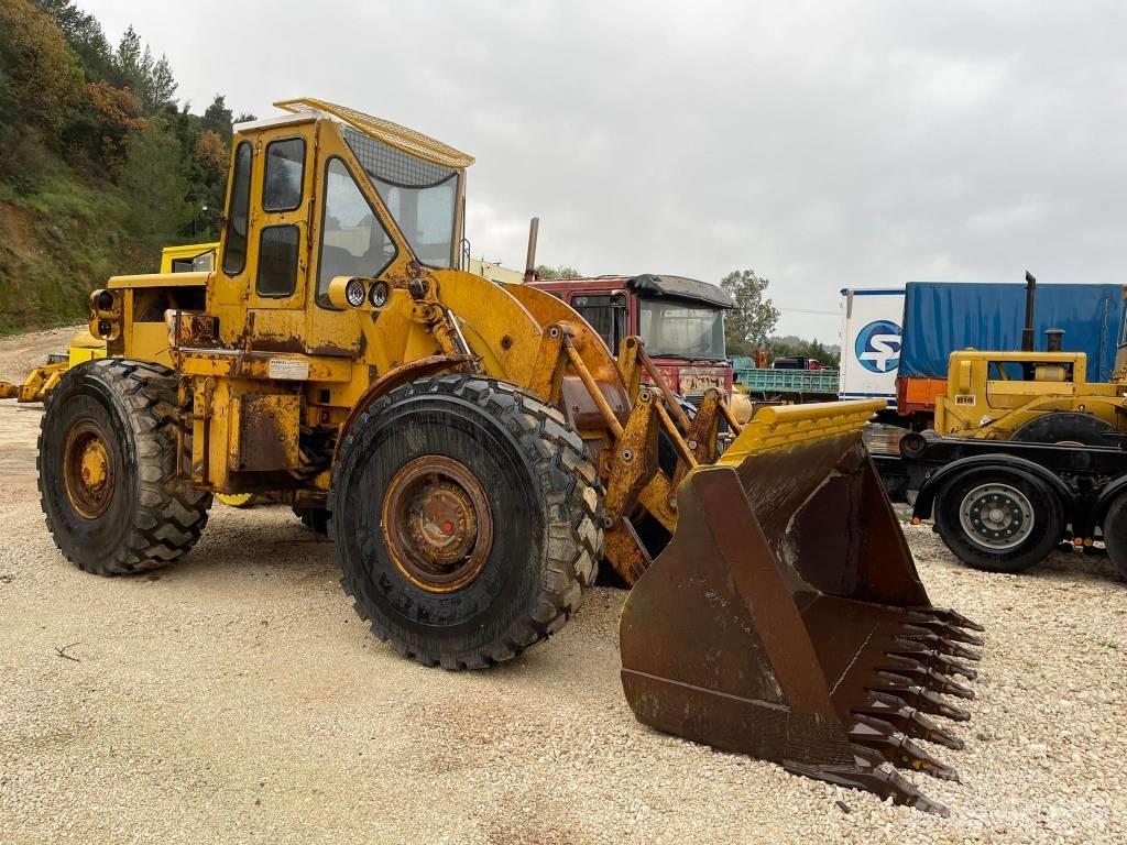 CAT 966C Kolesni nakladalci