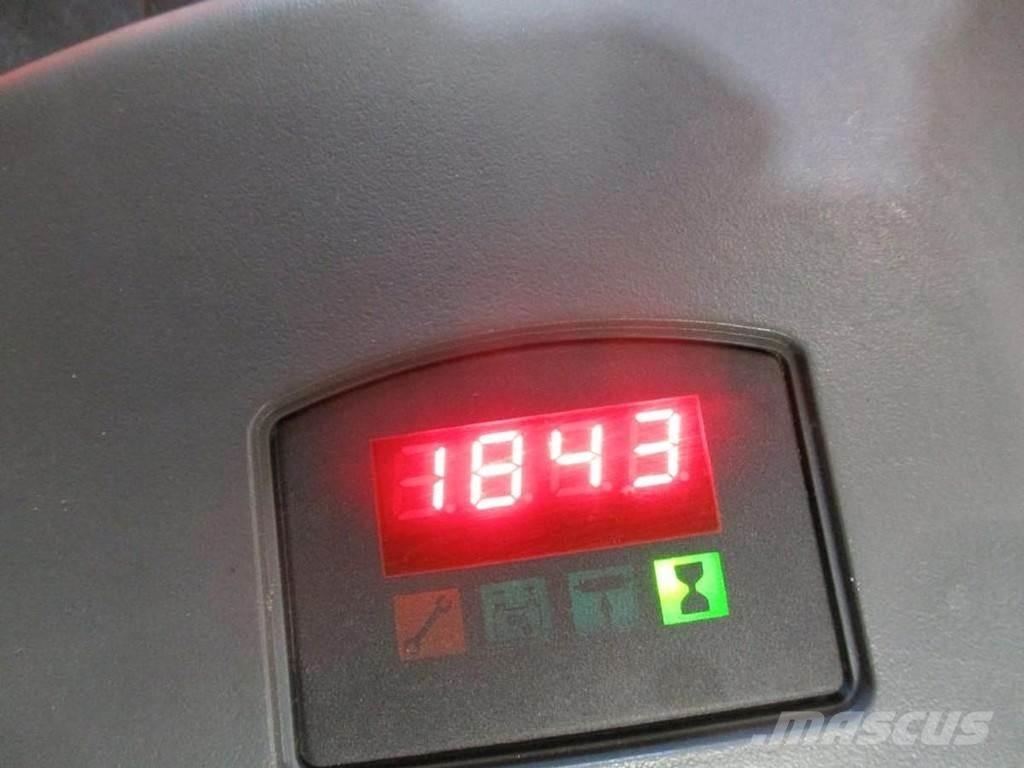 BT SPE120 XRD Električni nizko dvižni viličar s stojiščem