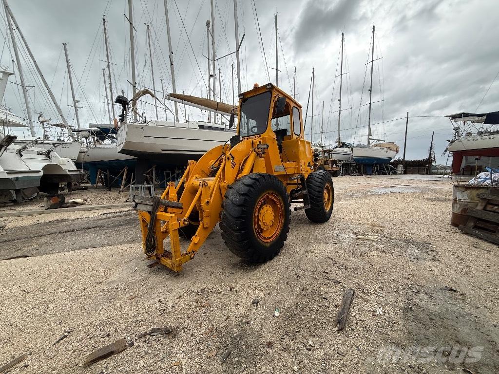 CAT 920 Kolesni nakladalci