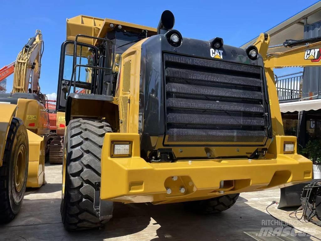 CAT CAT 988 Kolesni nakladalci