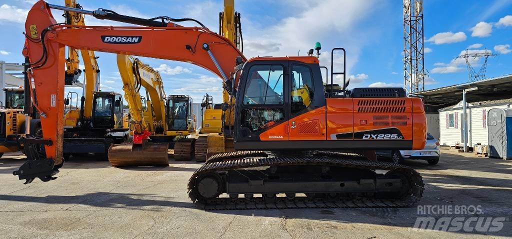 Doosan DX 225 Bagri goseničarji
