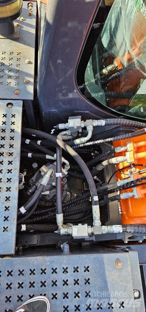 Doosan DX 225 Bagri goseničarji