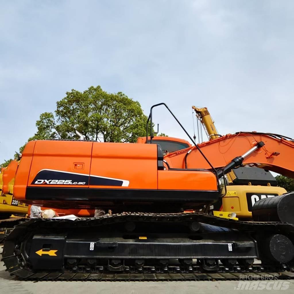 Doosan DX 225 LC Bagri goseničarji
