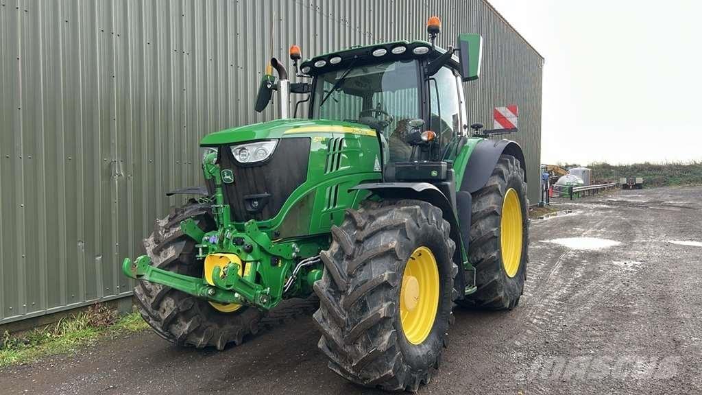 John Deere 6215R Traktorji