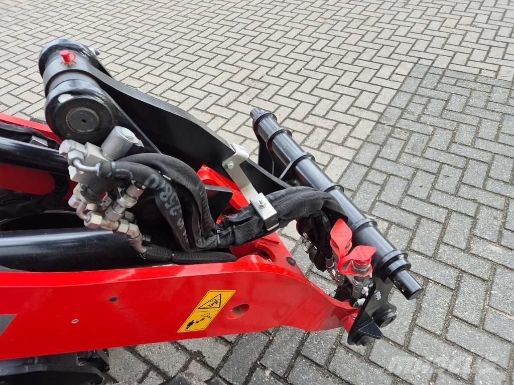Manitou MLA 3-25 H Mini nakladalci