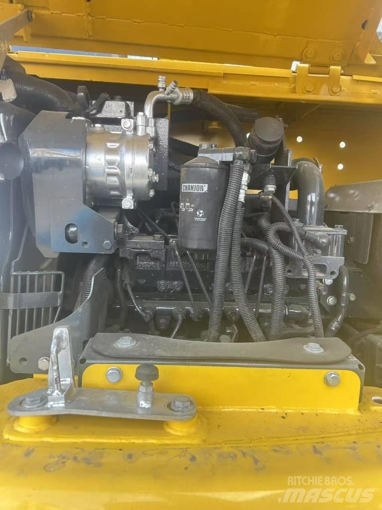 Komatsu PC 70 Bagri goseničarji