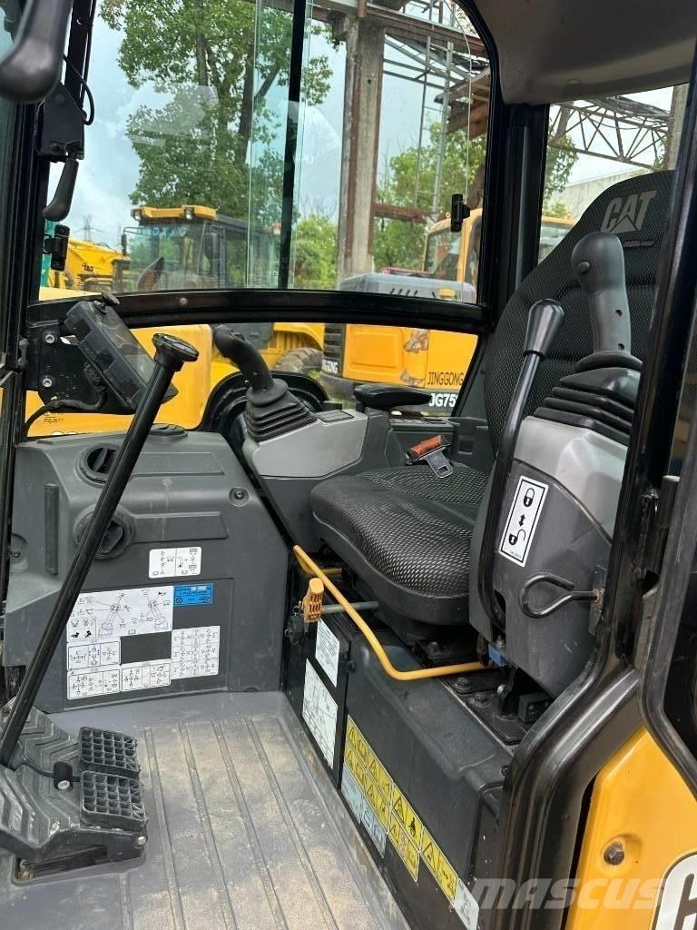 CAT 302 Mini bagri <7t