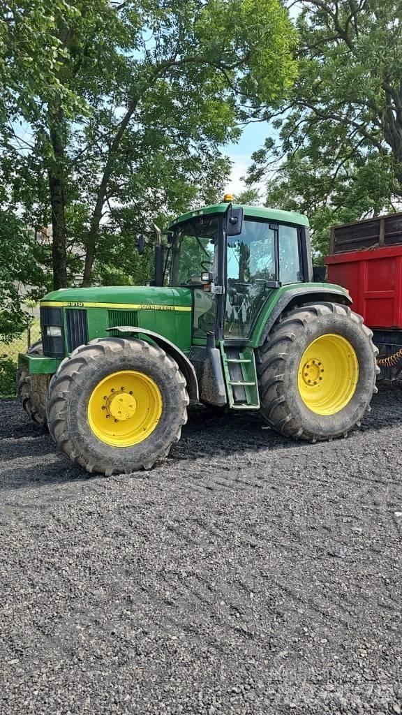 John Deere 6910 Traktorji