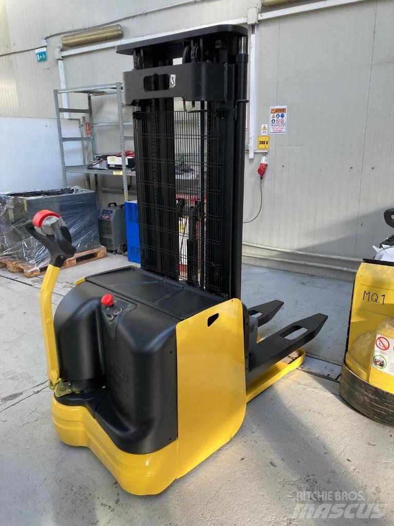 Hyster S 1.6 Ročni električni viličar