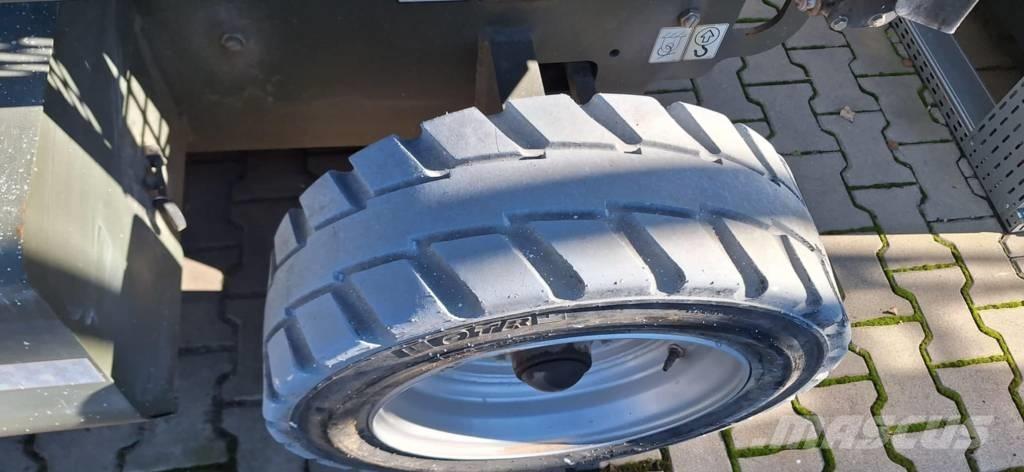 JLG M 3369 Škarjaste dvižne ploščadi