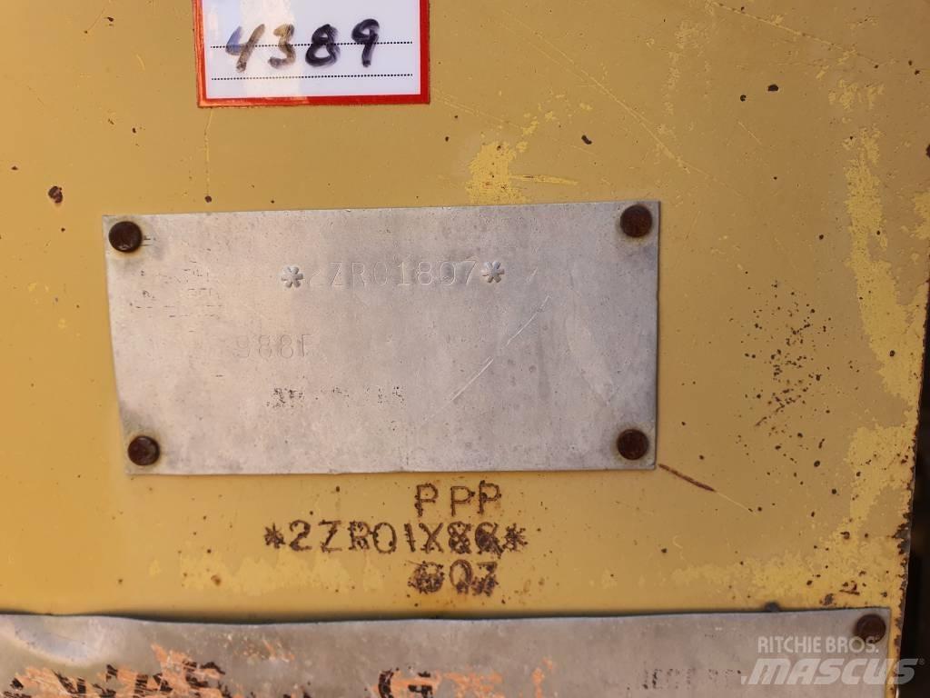 CAT 988 F II Kolesni nakladalci