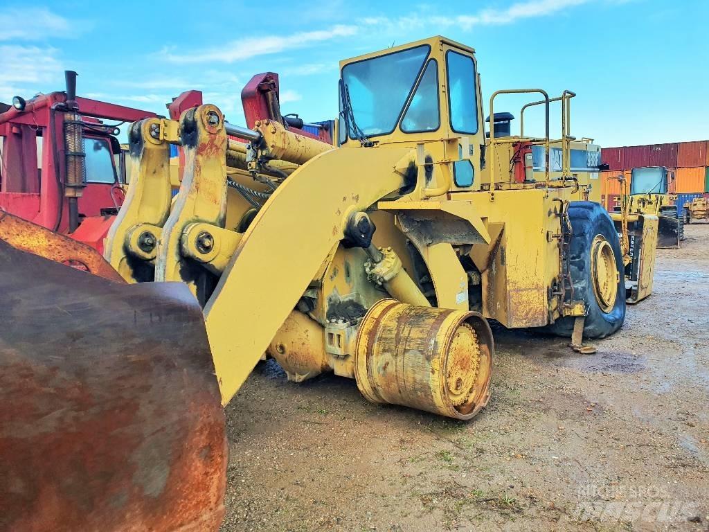 CAT 988 F II Kolesni nakladalci