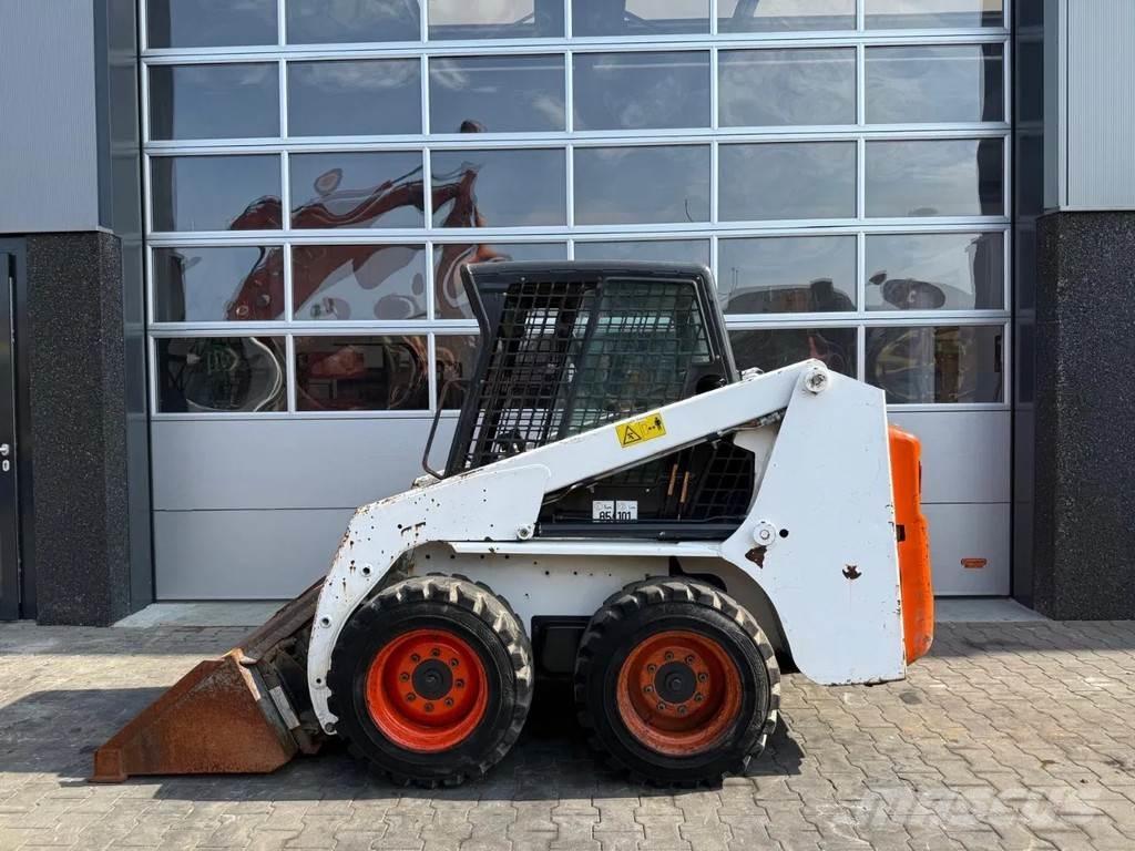 Bobcat S130 Skid steer mini nakladalci