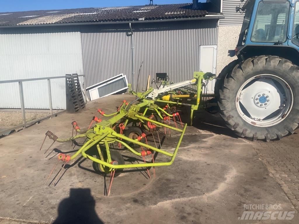 CLAAS Volto 770 Obračalniki in zgrabljalniki