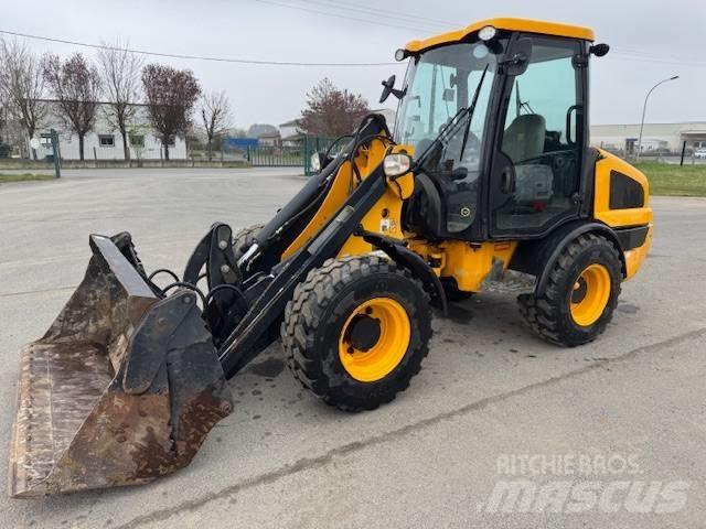 JCB 406 Kolesni nakladalci