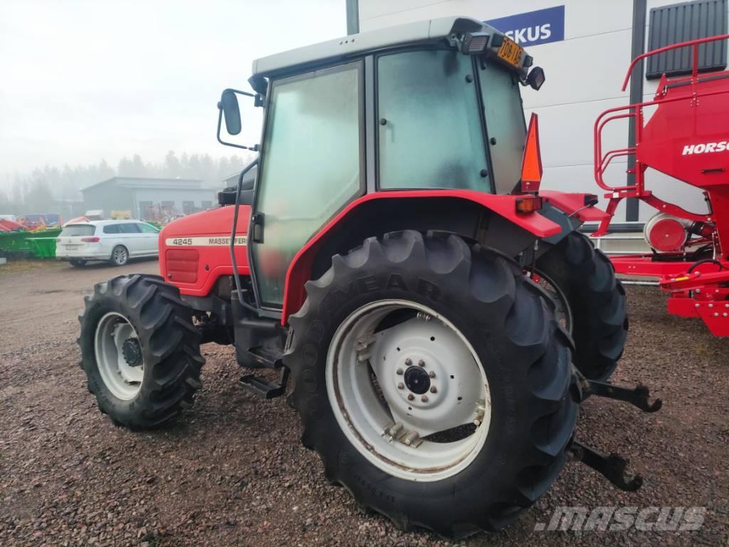 Massey Ferguson 4245 Traktorji