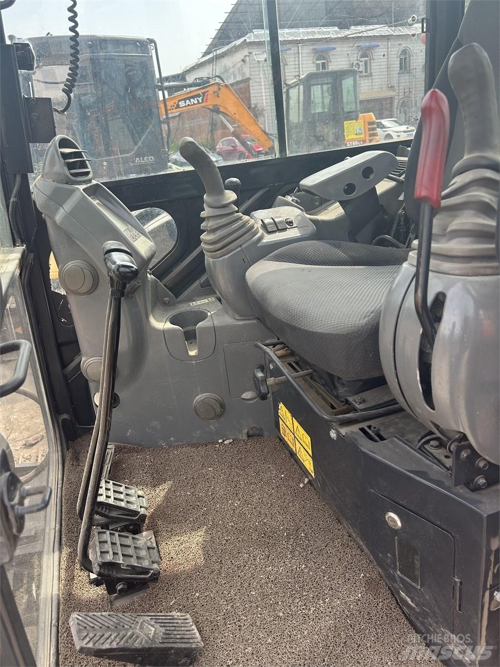 Hitachi ZX55 Mini bagri <7t