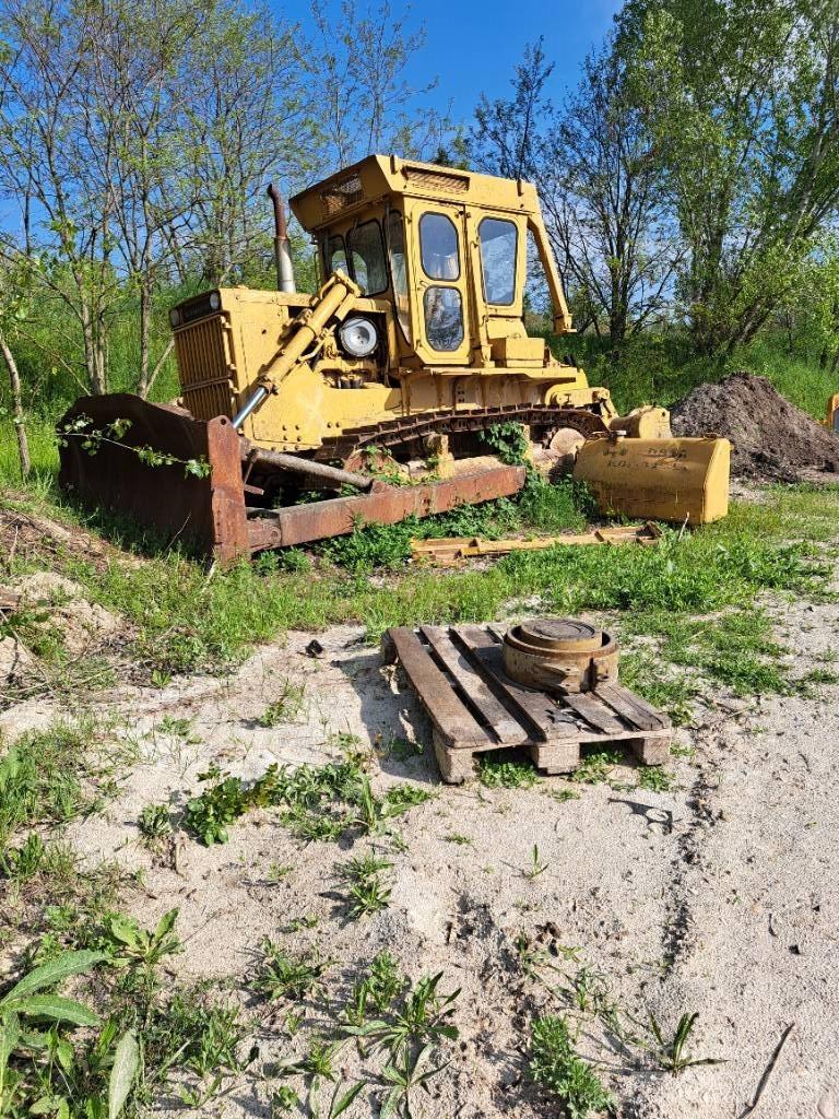 Komatsu D85A Buldožerji goseničarji
