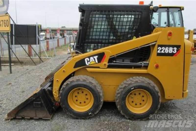 CAT 226B3 Drugi tovornjaki