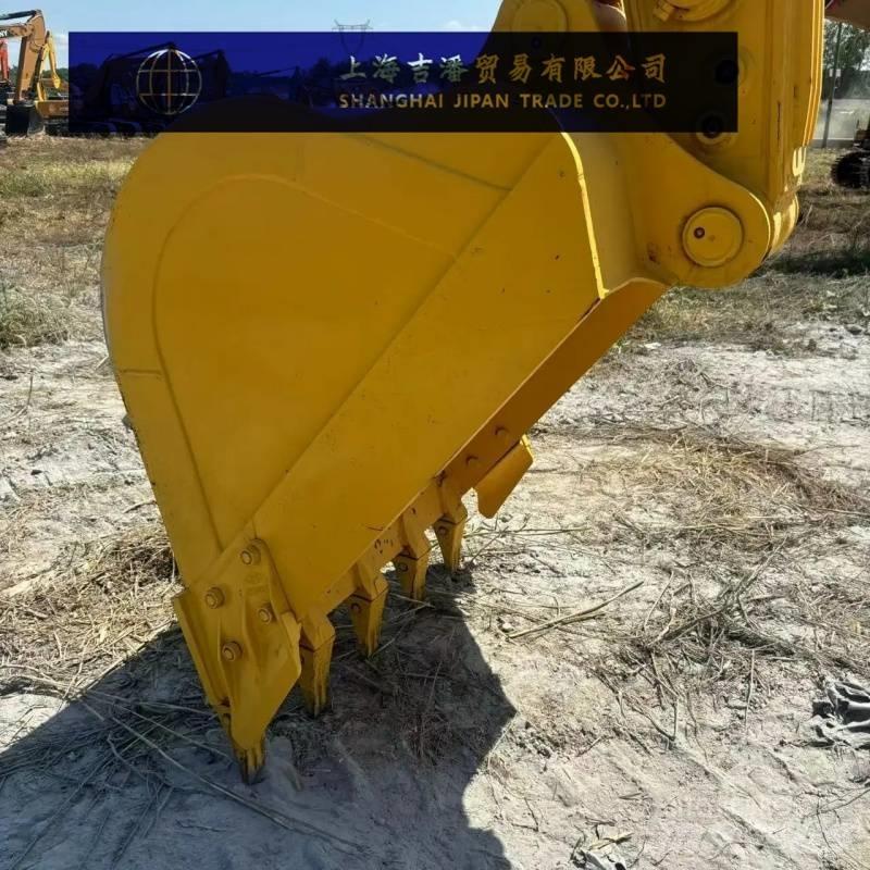 Komatsu PC 210 Bagri goseničarji