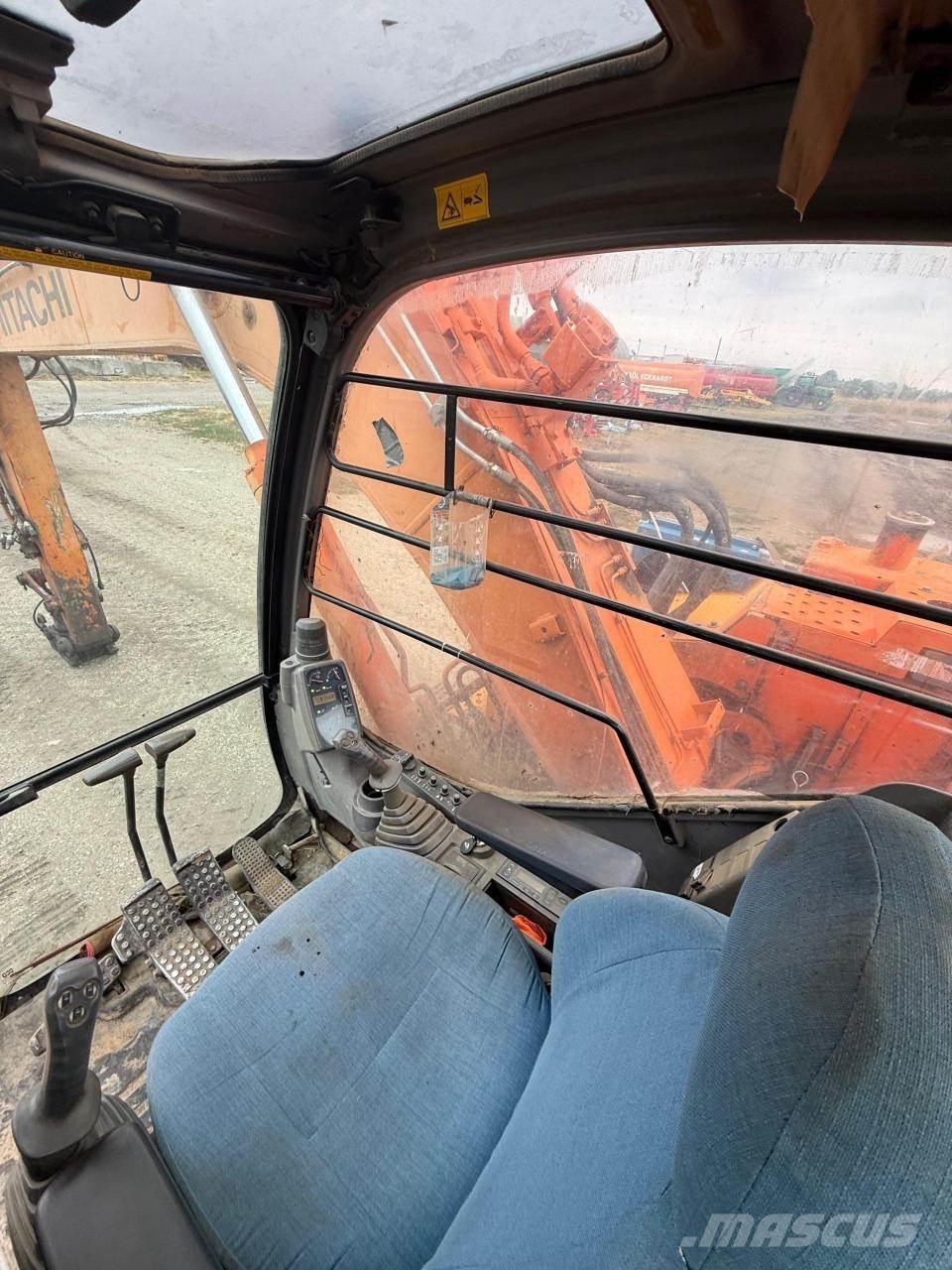 Hitachi ZX135US Bagri goseničarji