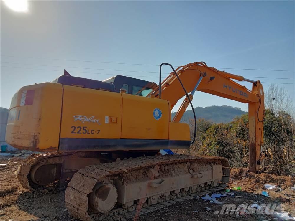 Hyundai R225LC-7 Bagri goseničarji